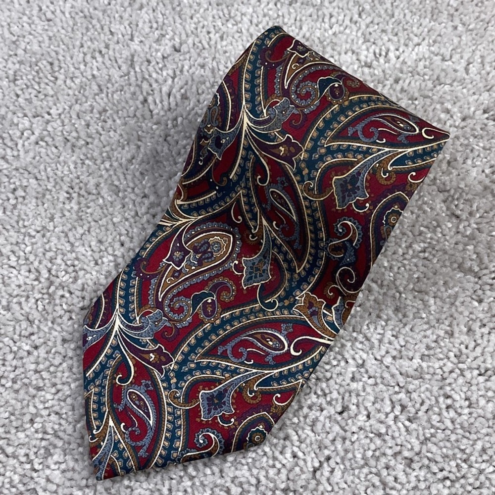 Christian Dior Monsieur Tie Necktie Burgundy Paisley Silk Made in USA 56" x 3.5"